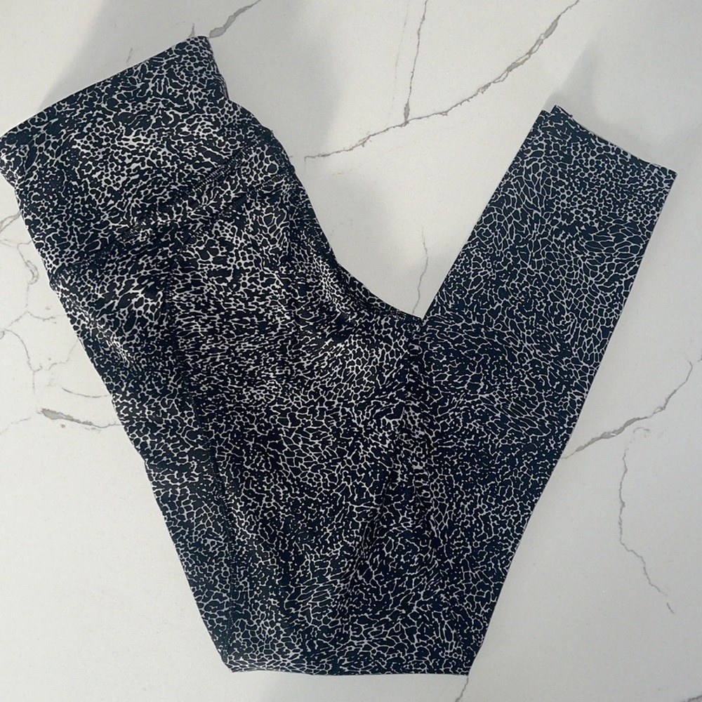 🍋🍋Lululemon fast and free leggings size 4